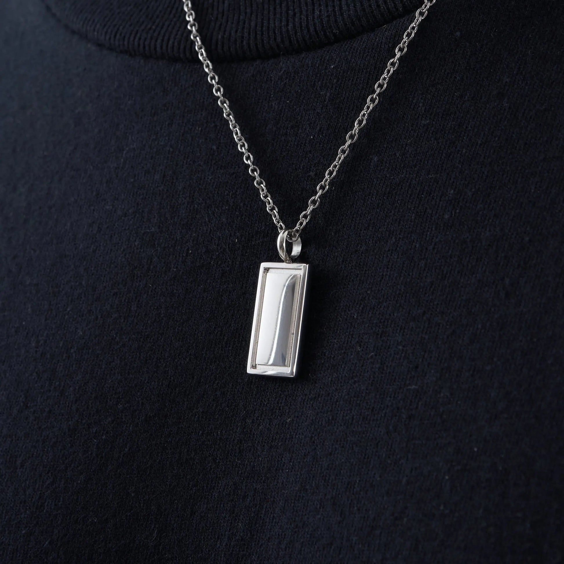 Silver Vuto Pendant -- DVVX CHAINS