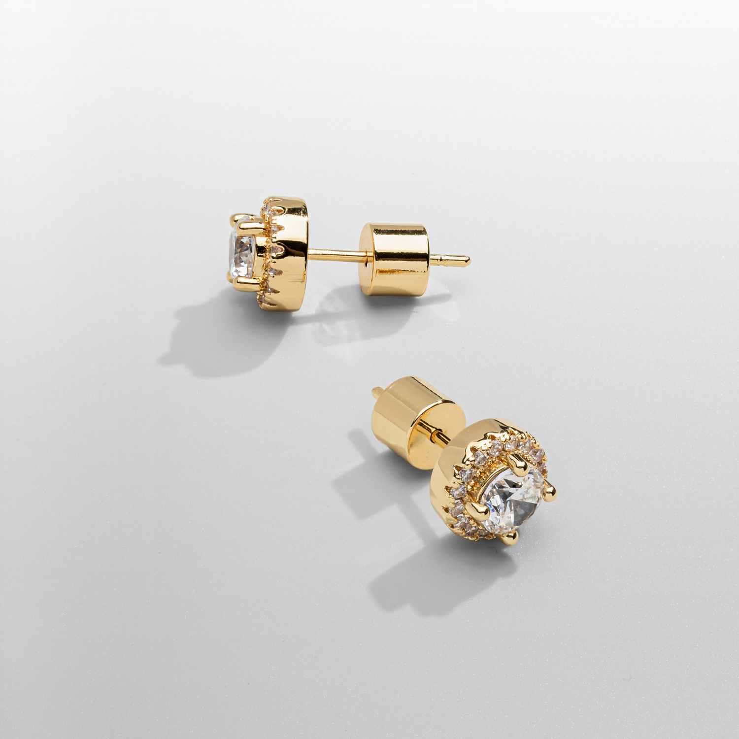 diamond-stud-earring-gold